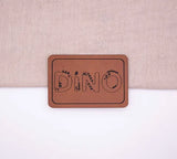 Kunstlederlabel Dino Schrift