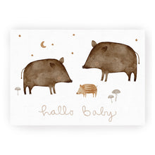 Laden Sie das Bild in den Galerie-Viewer, Postkarte Wildschweine HALLO BABY
